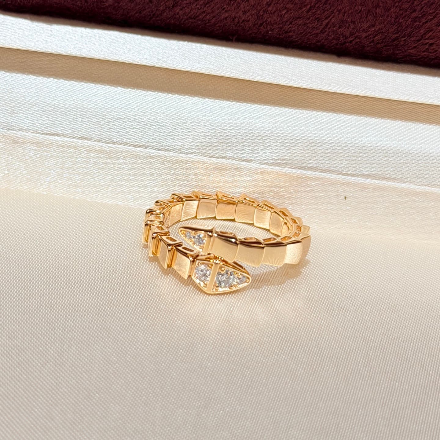 Bottega Veneta Bottega Veneta A1859 👑 Home Best-Selling Slim Fit Diamond-Studded at Both Ends 🐍 Snake Spring Clasp