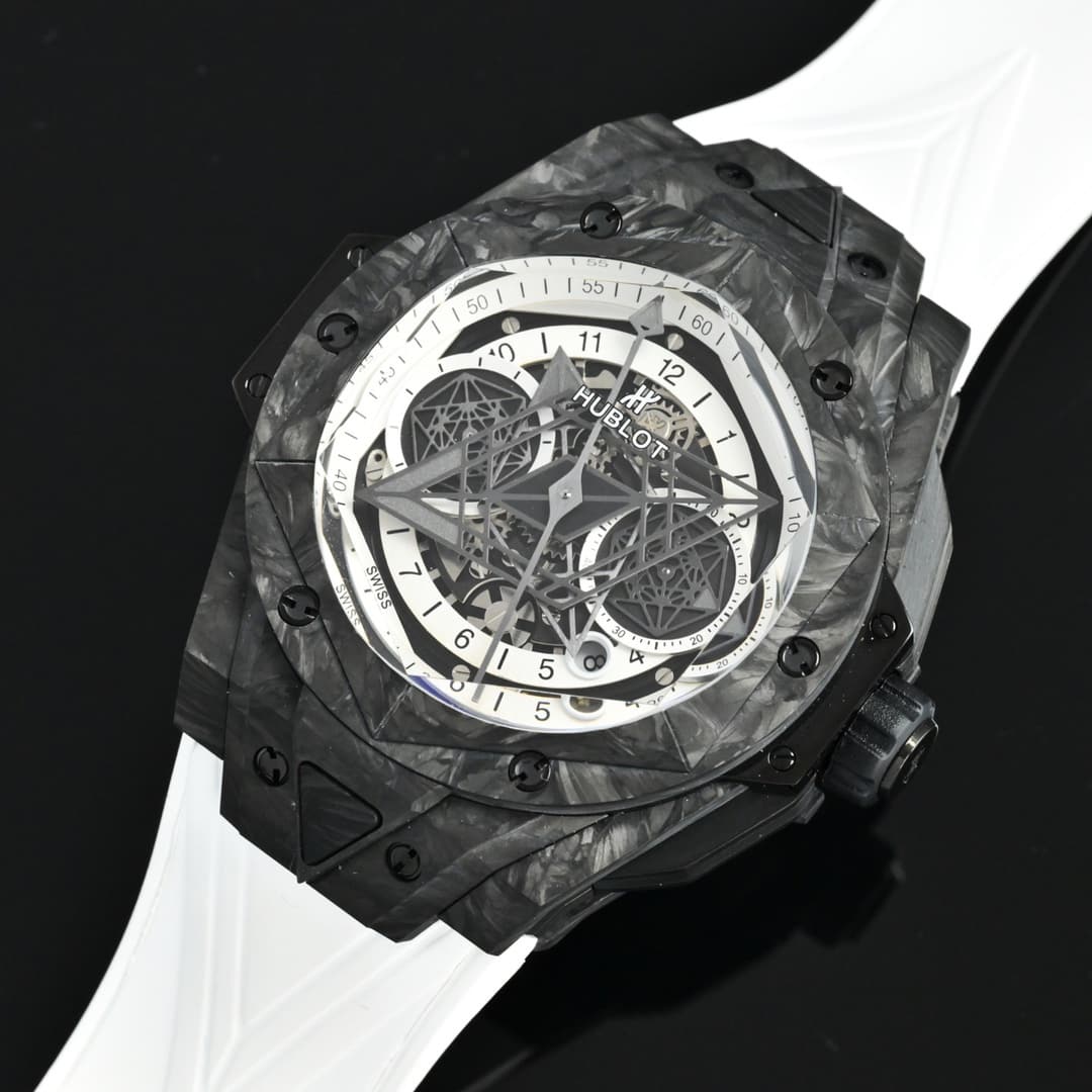 Unassigned Hublot Unveils the First-Ever Black Carbon Fiber Limited-Edition "Carbon: The Ultimate" Big Bang