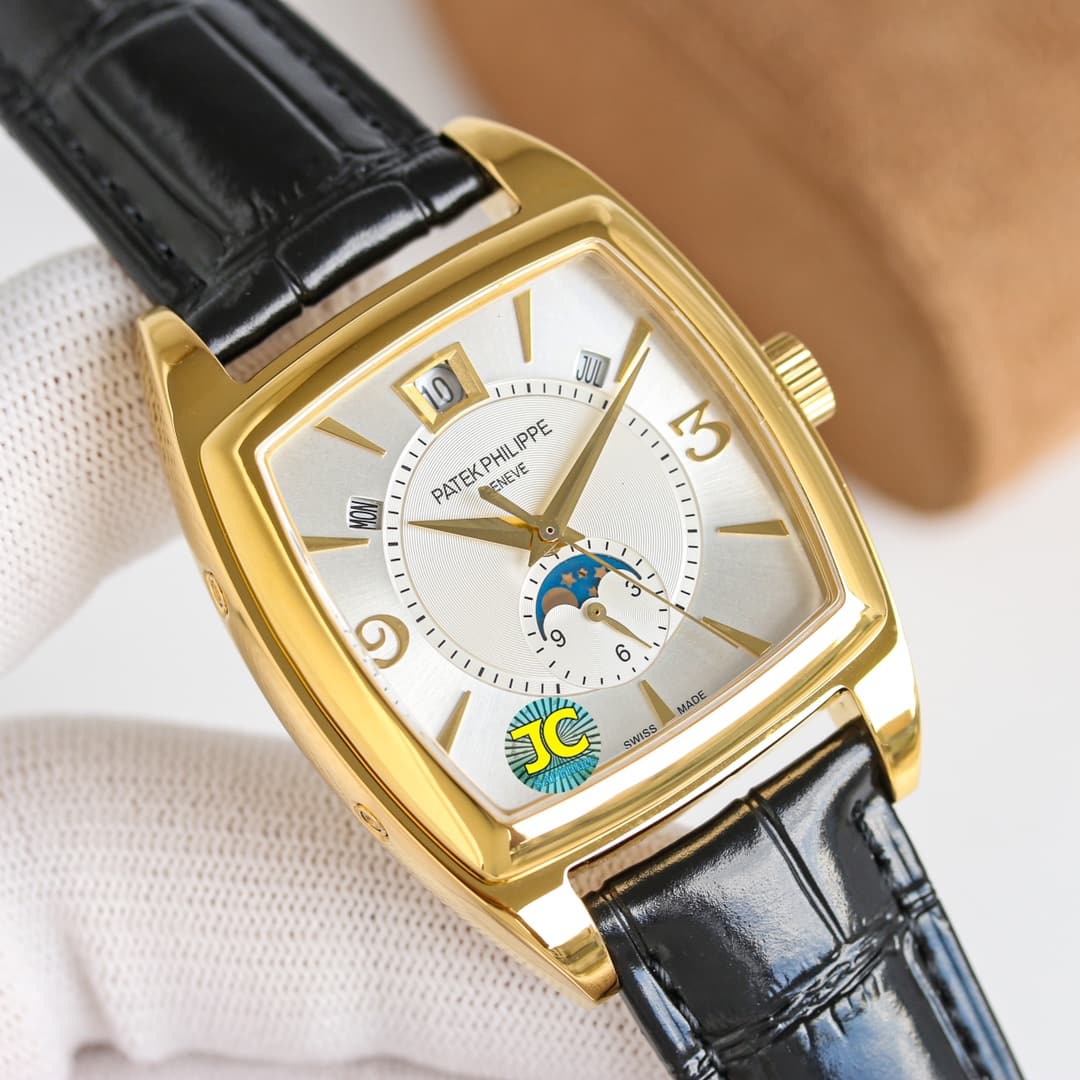 Patek Philippe Patek Philippe TW Patek Philippe Complications Collection 5135G 010 Makes a Grand Debut
