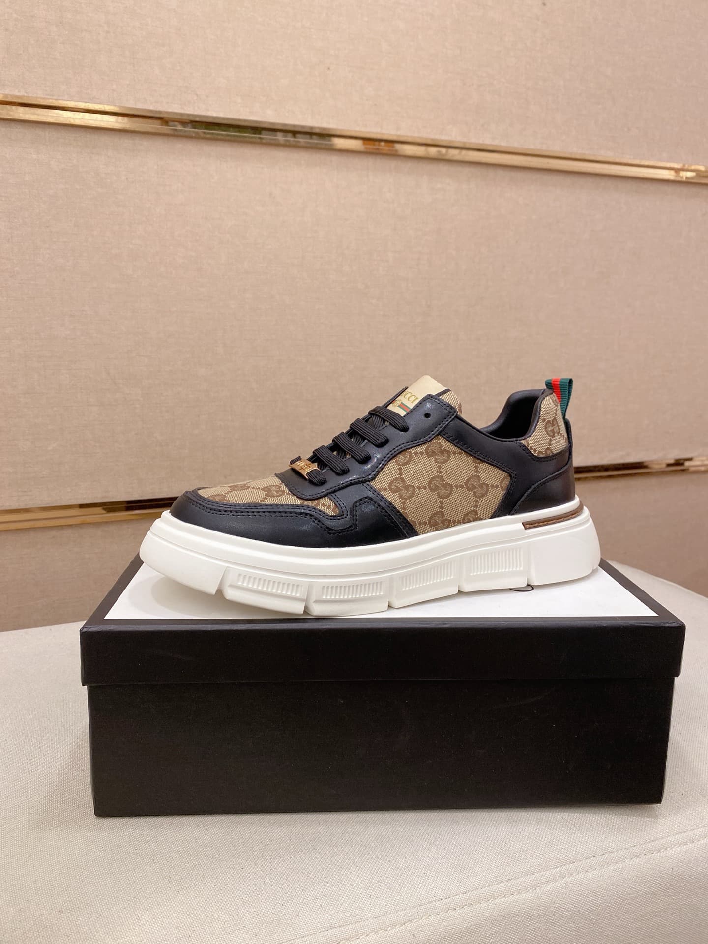 Gucci Gucci (Gucci) Goes Public
