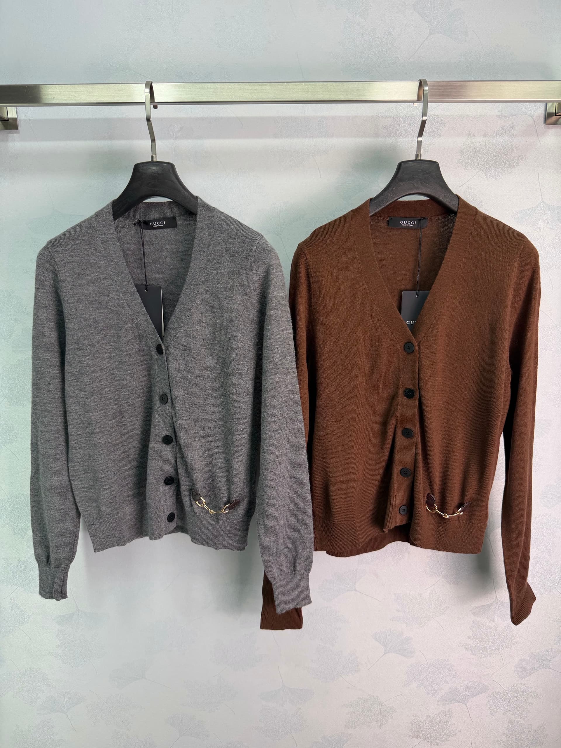Unassigned 🆕Gu 26 Minimalist V-Neck Knit Cardigan🤎Classic V-Neck Silhouette