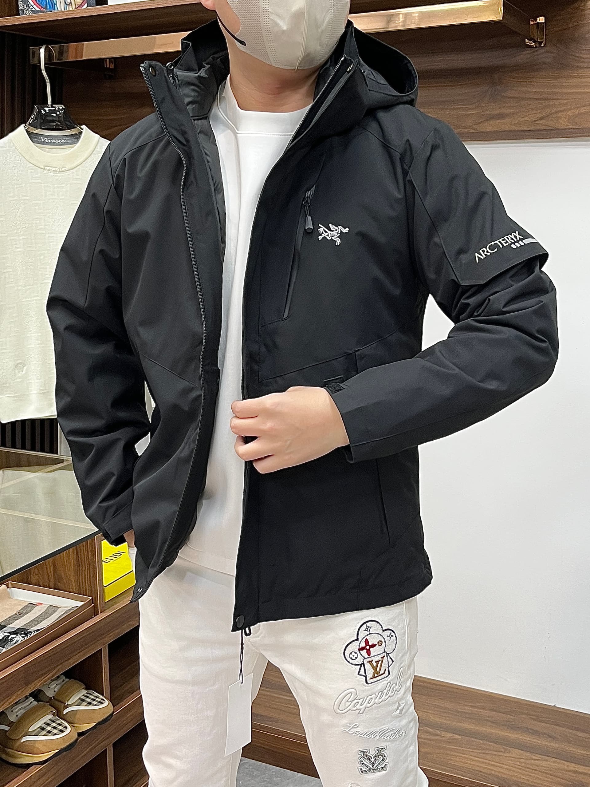 Unassigned Featured: Arc'teryx—This Year’s Ultimate Three-in-One Jacket and Down Jacket Is Here! One Jacket, Three Ways to Wear It