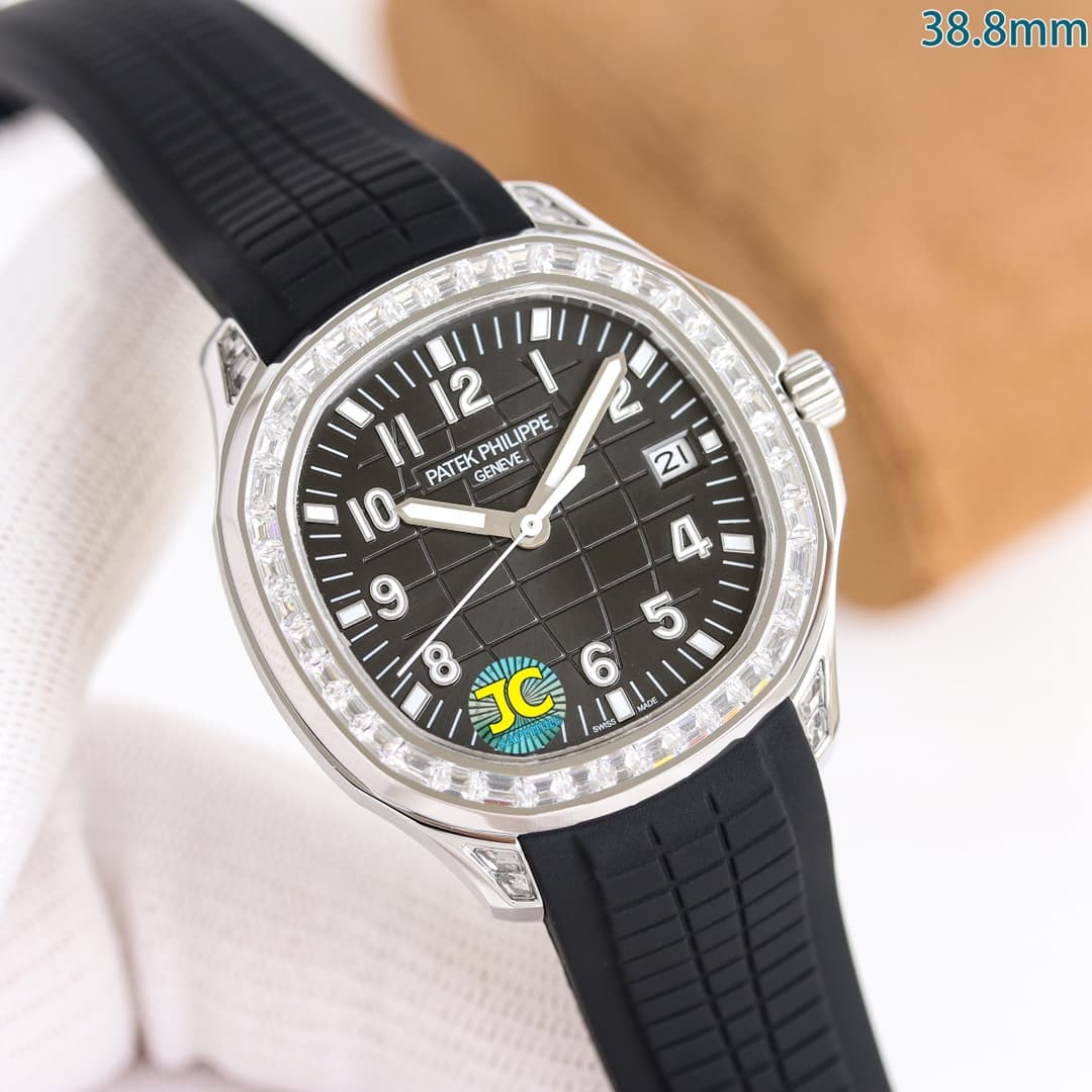 Patek Philippe Patek Philippe GR Factory has just released a new 38.8mm Hand Grenade upgrade model in D-color with T-shaped moissanite diamonds and an