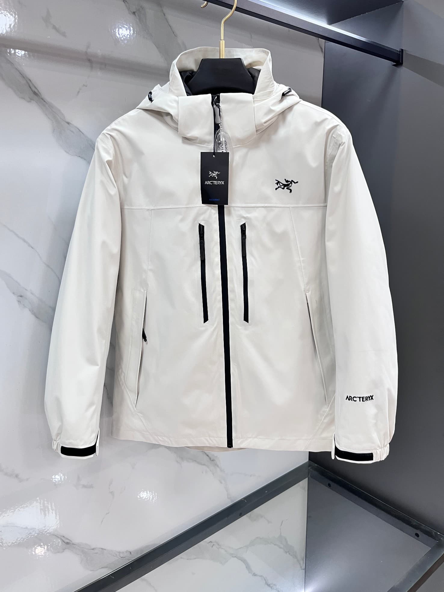 Unassigned 🆕 Arc'teryx: This year’s must-have three-in-one jacket and down coat is here—one jacket, three ways to wear it