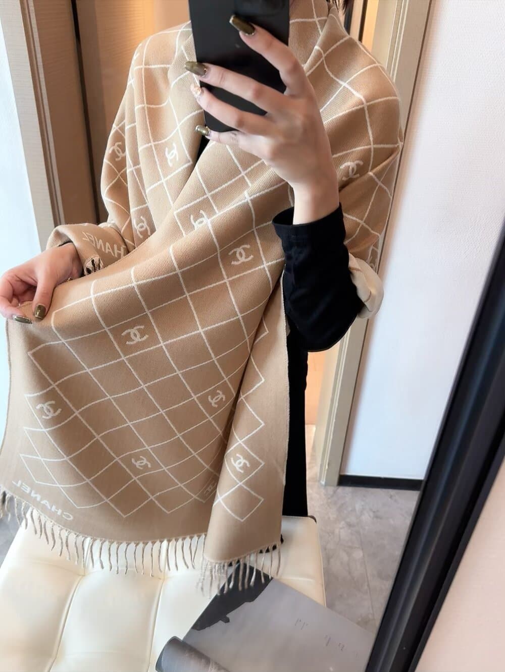 Chanel Chanel 25A Shawl—Absolutely Gorgeous🫐 Everyone Online Is Snapping It Up! Features a Classic Diamond Pattern