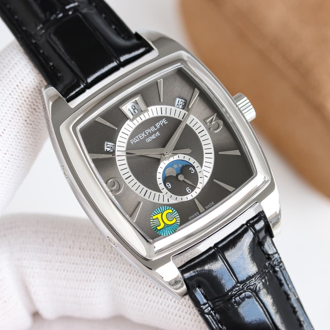 Patek Philippe Patek Philippe TW Patek Philippe Complications Collection 5135G 010 Makes a Grand Debut