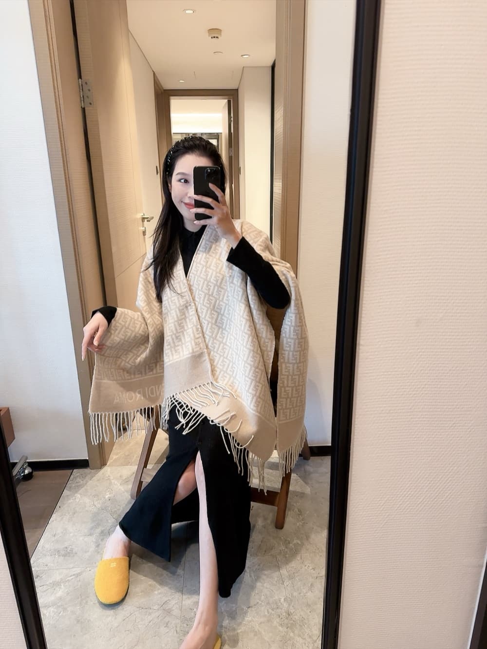 Unassigned Product Name: Roman-Style Wrap Cape | Size: 140 x 140 | Color: White | Material: Wool and Cashmere