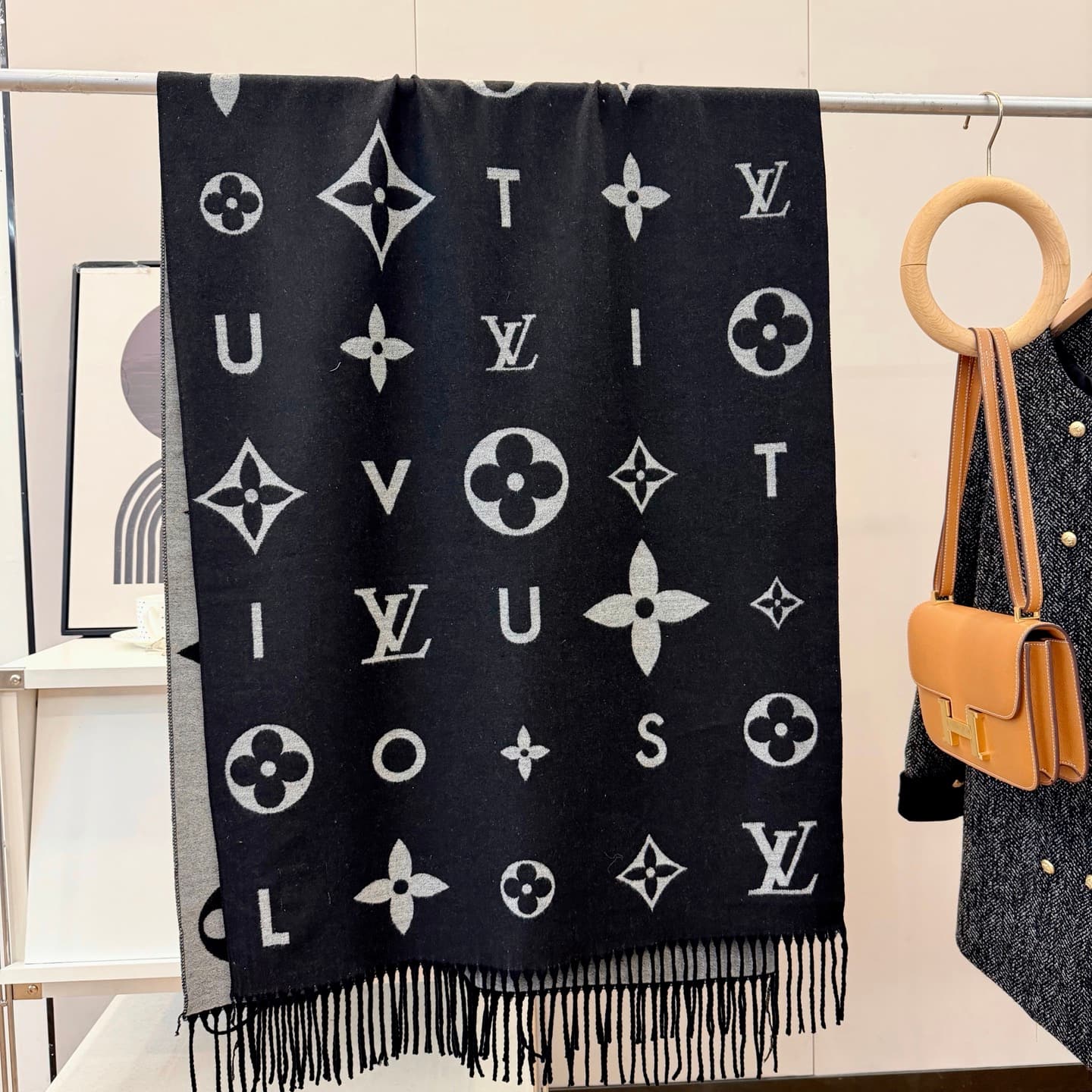 Louis Vuitton Louis Vuitton 🆕 The most beautiful scarf from Da Lu Jia—hands down