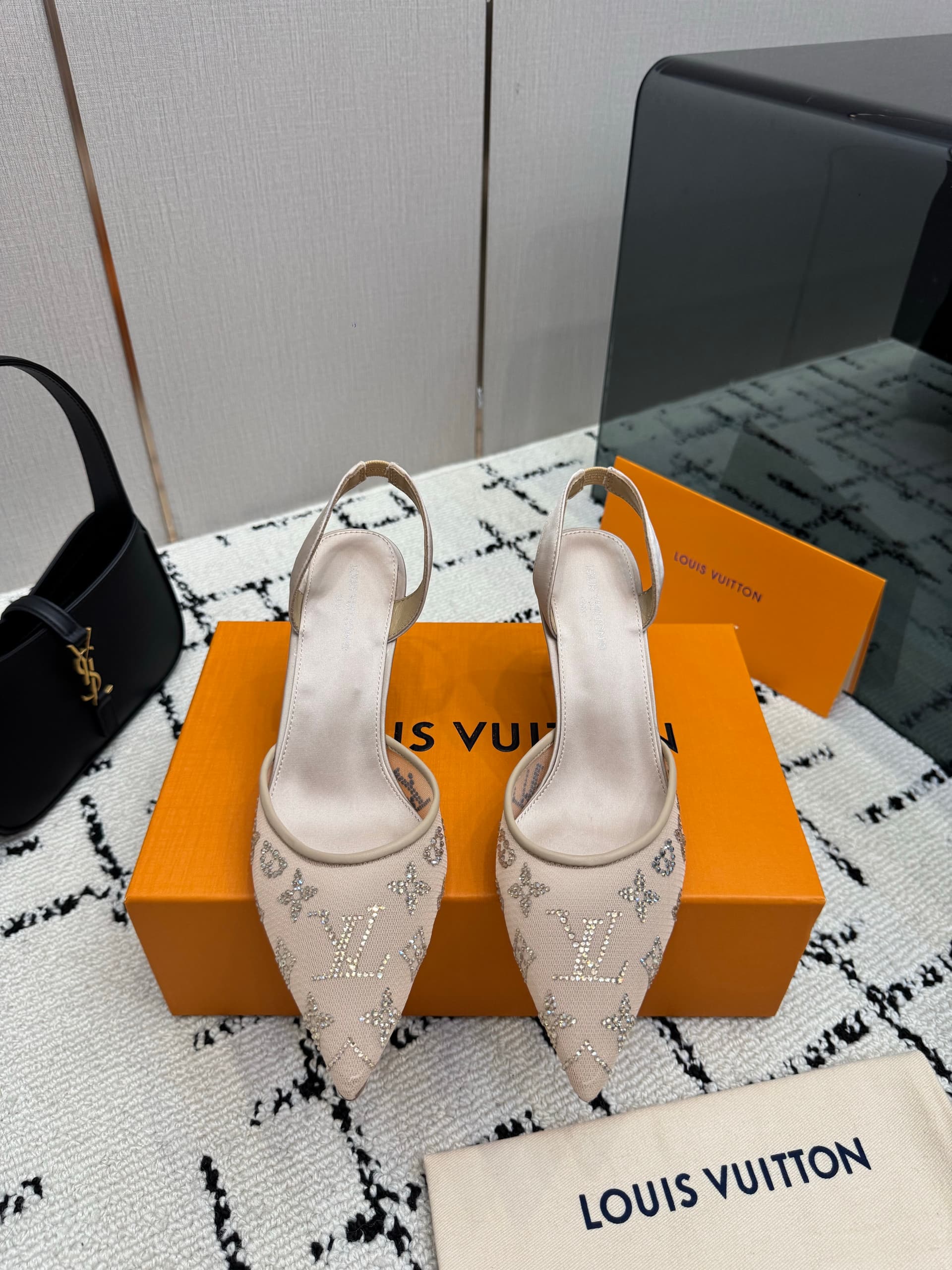 Louis Vuitton Louis Vuitton (7.5 cm) Personal-shopping quality