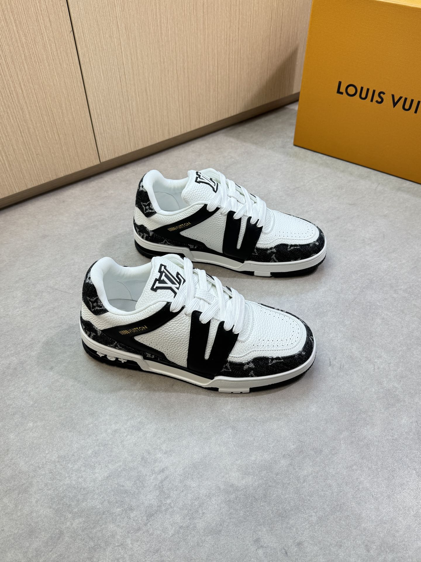 Louis Vuitton Louis Vuitton 4005 休闲运动鞋