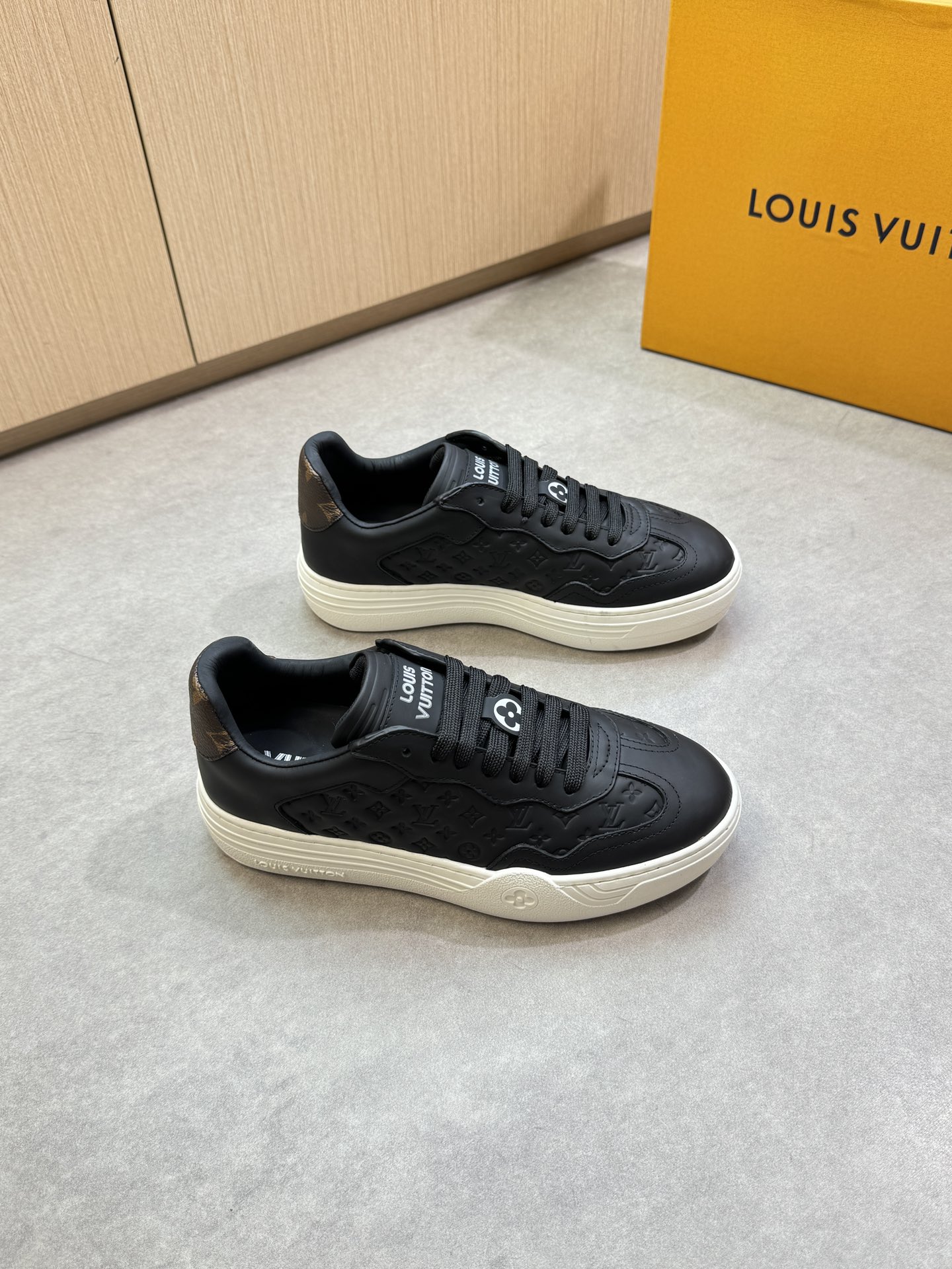 Louis Vuitton Louis Vuitton 4001 休闲运动鞋