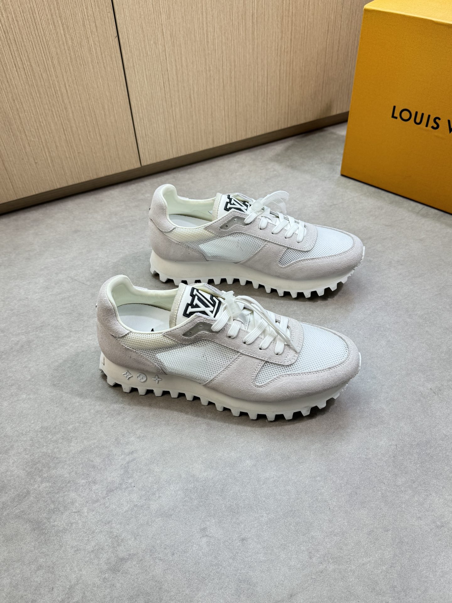 Louis Vuitton Louis Vuitton 4001 休闲运动鞋