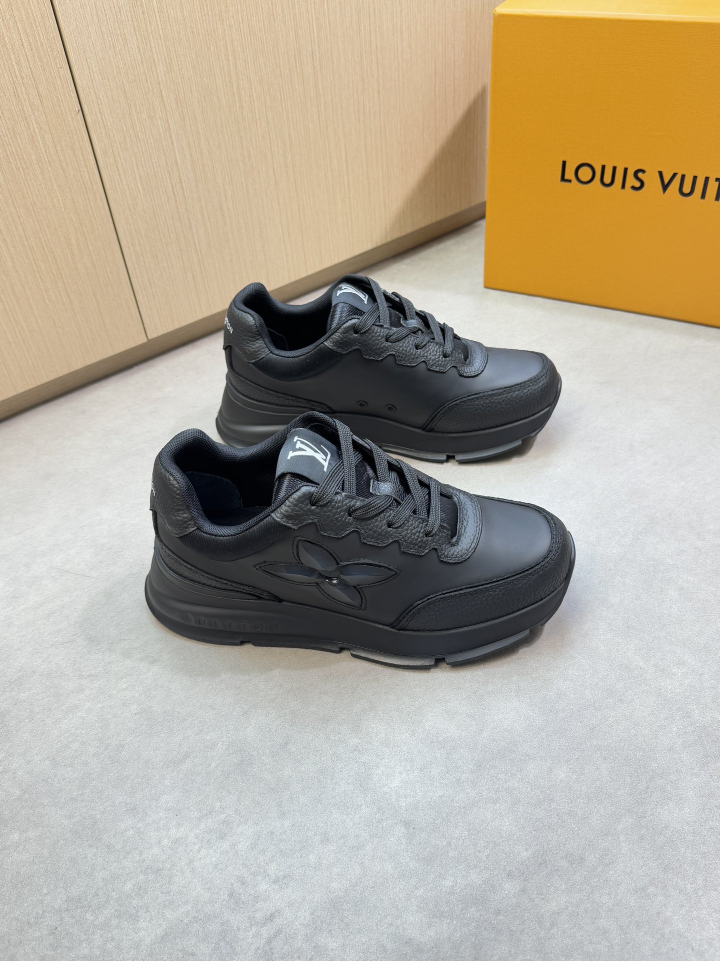 Louis Vuitton Louis Vuitton 4001 休闲运动鞋