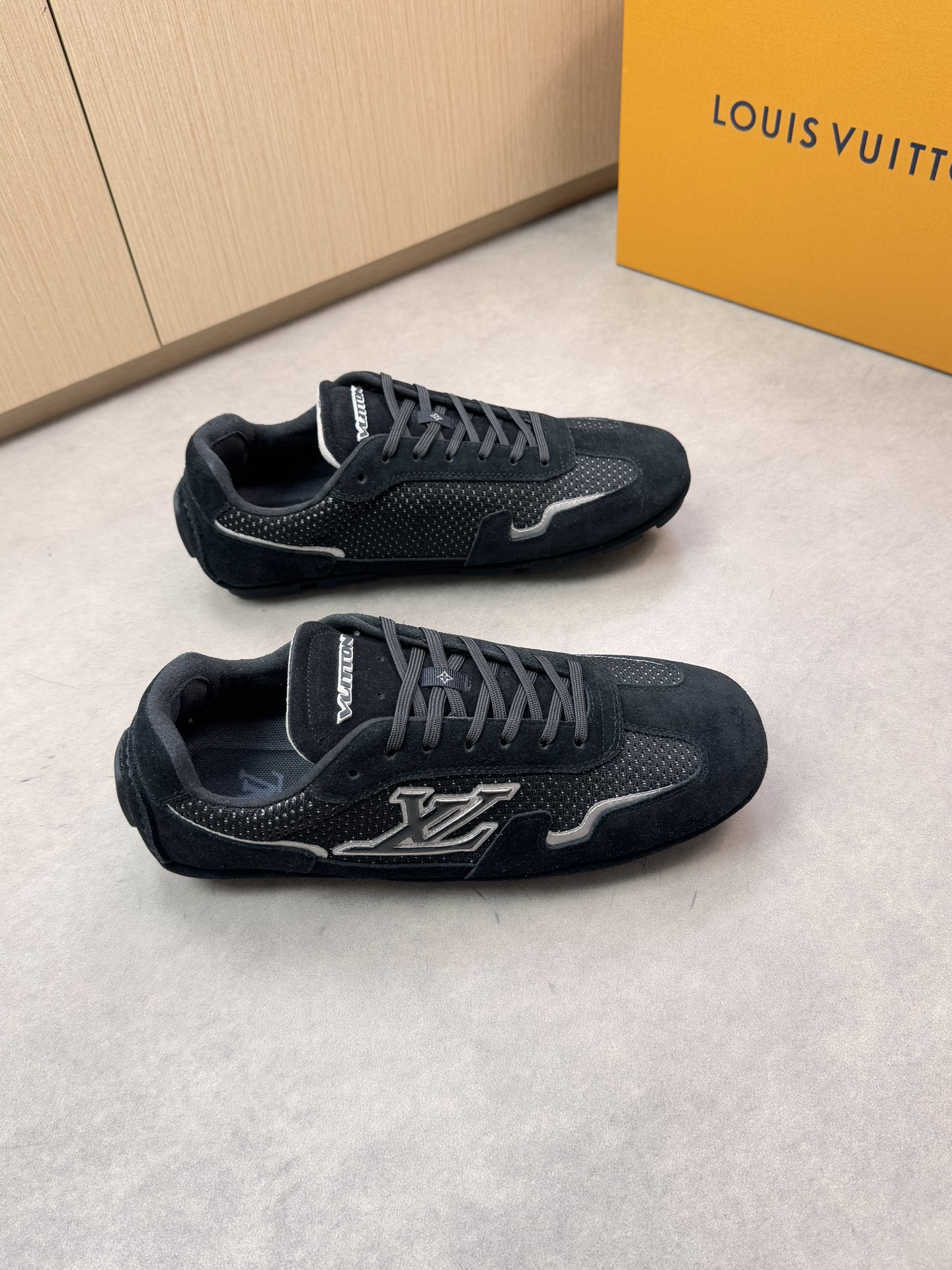 Louis Vuitton Louis Vuitton 4003 休闲运动鞋