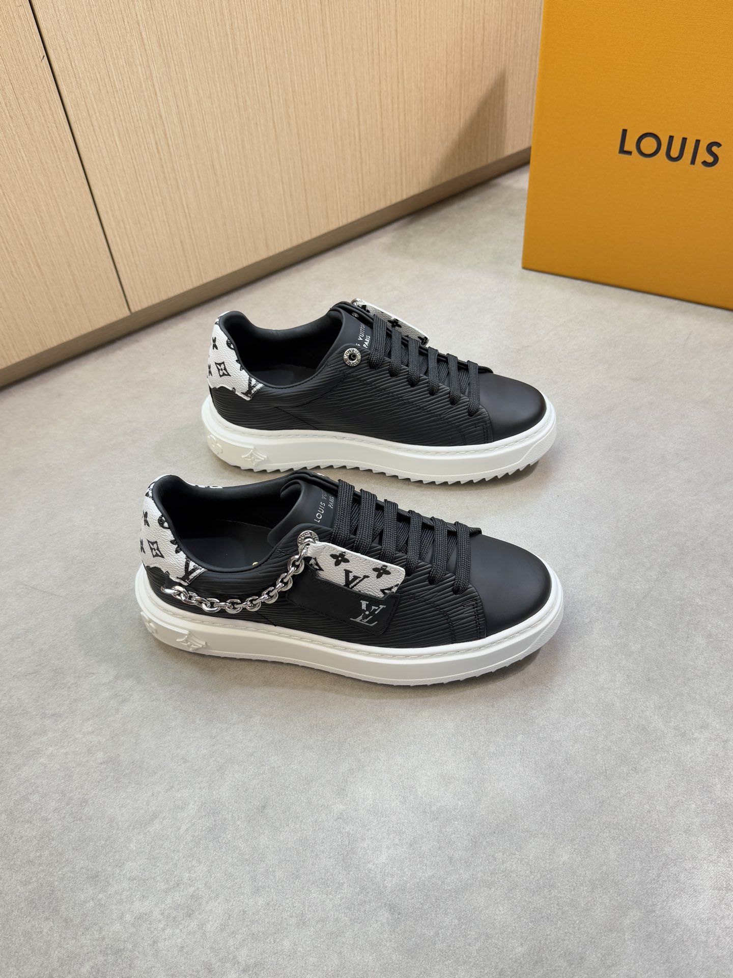 Louis Vuitton Louis Vuitton 4001 休闲运动鞋