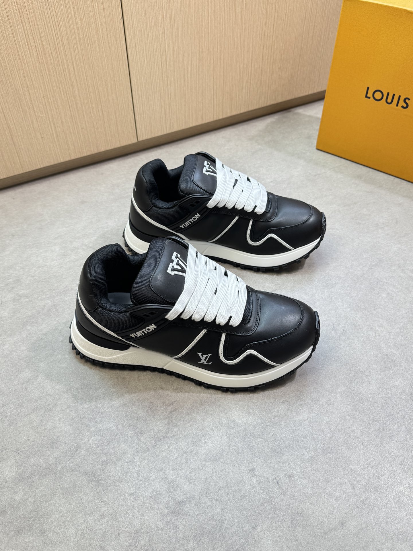 Louis Vuitton Louis Vuitton 5008 休闲运动鞋
