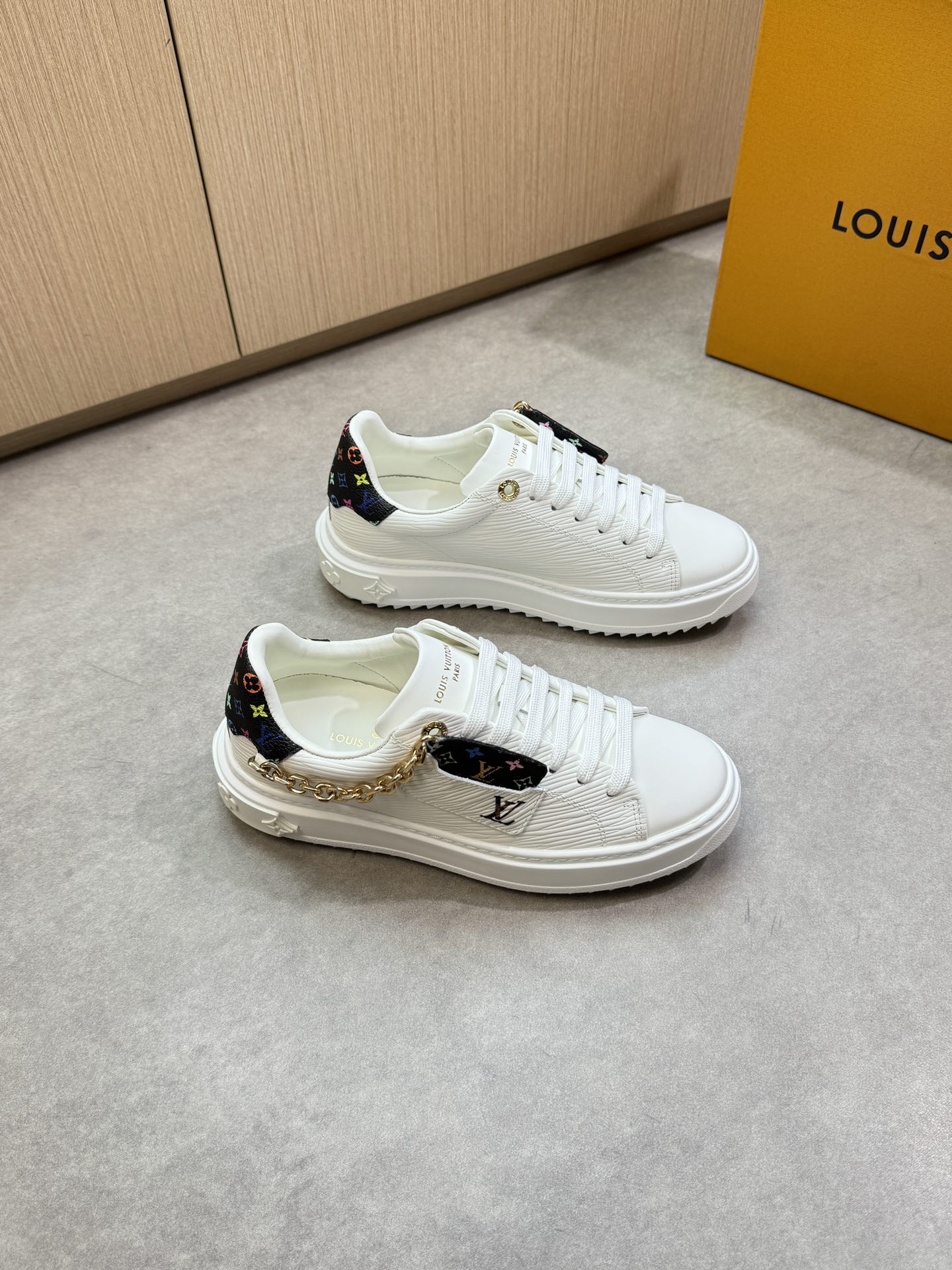 Louis Vuitton Louis Vuitton 4001 休闲运动鞋