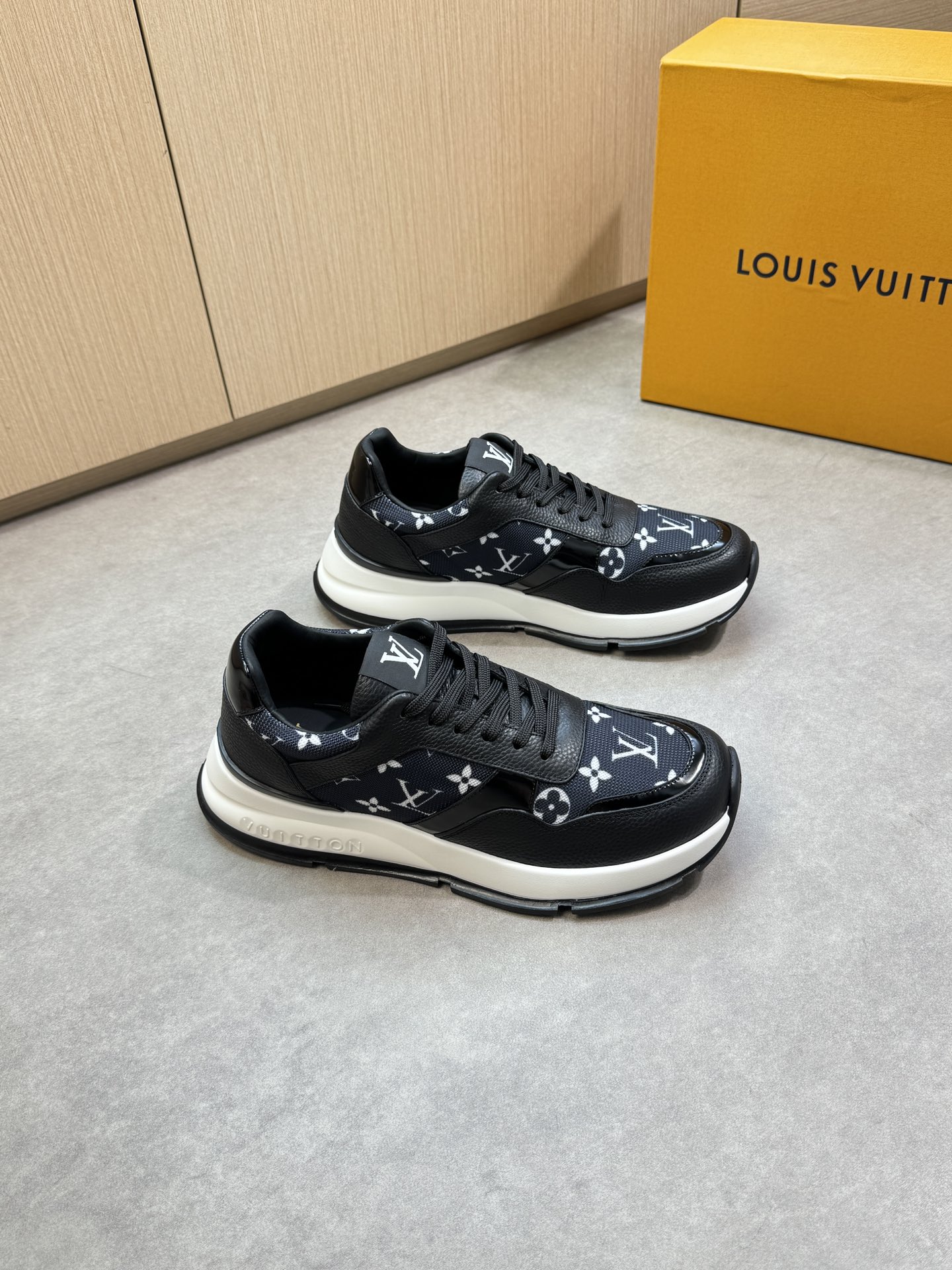 Louis Vuitton Louis Vuitton 4005 休闲运动鞋