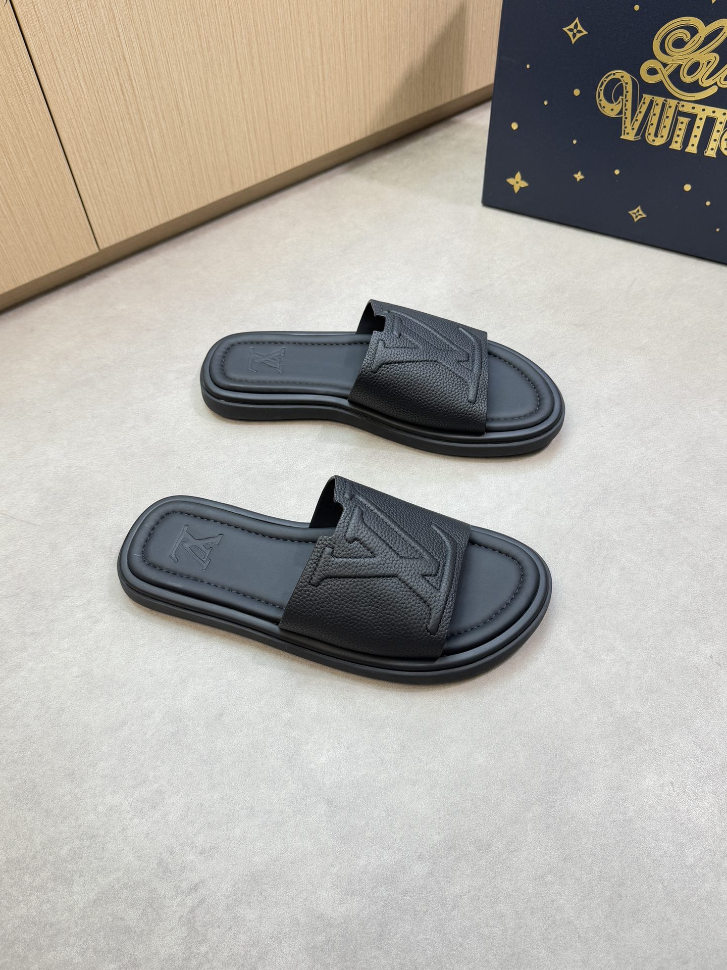 Louis Vuitton Louis Vuitton 3005 拖鞋
