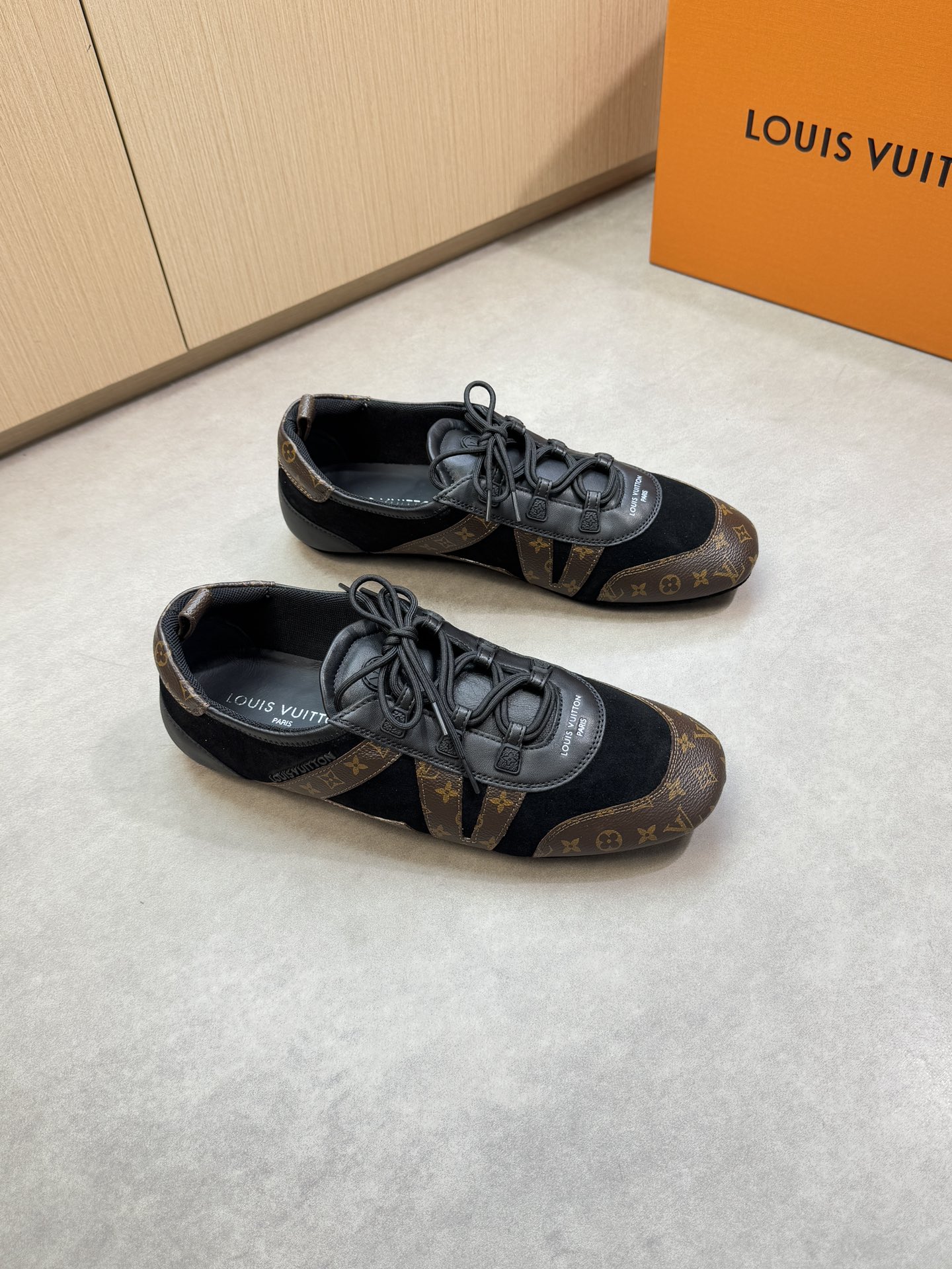 Louis Vuitton Louis Vuitton 4003 休闲运动鞋