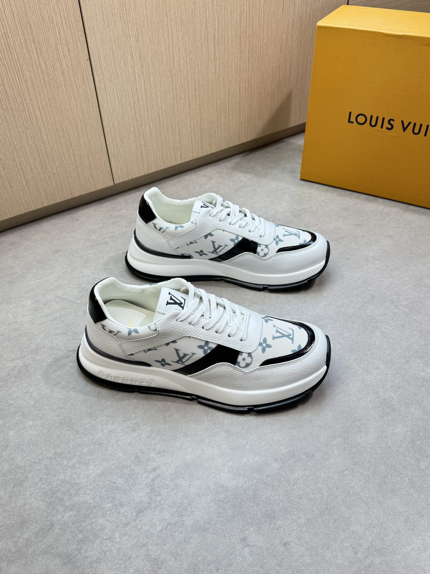 Louis Vuitton Louis Vuitton 4005 休闲运动鞋
