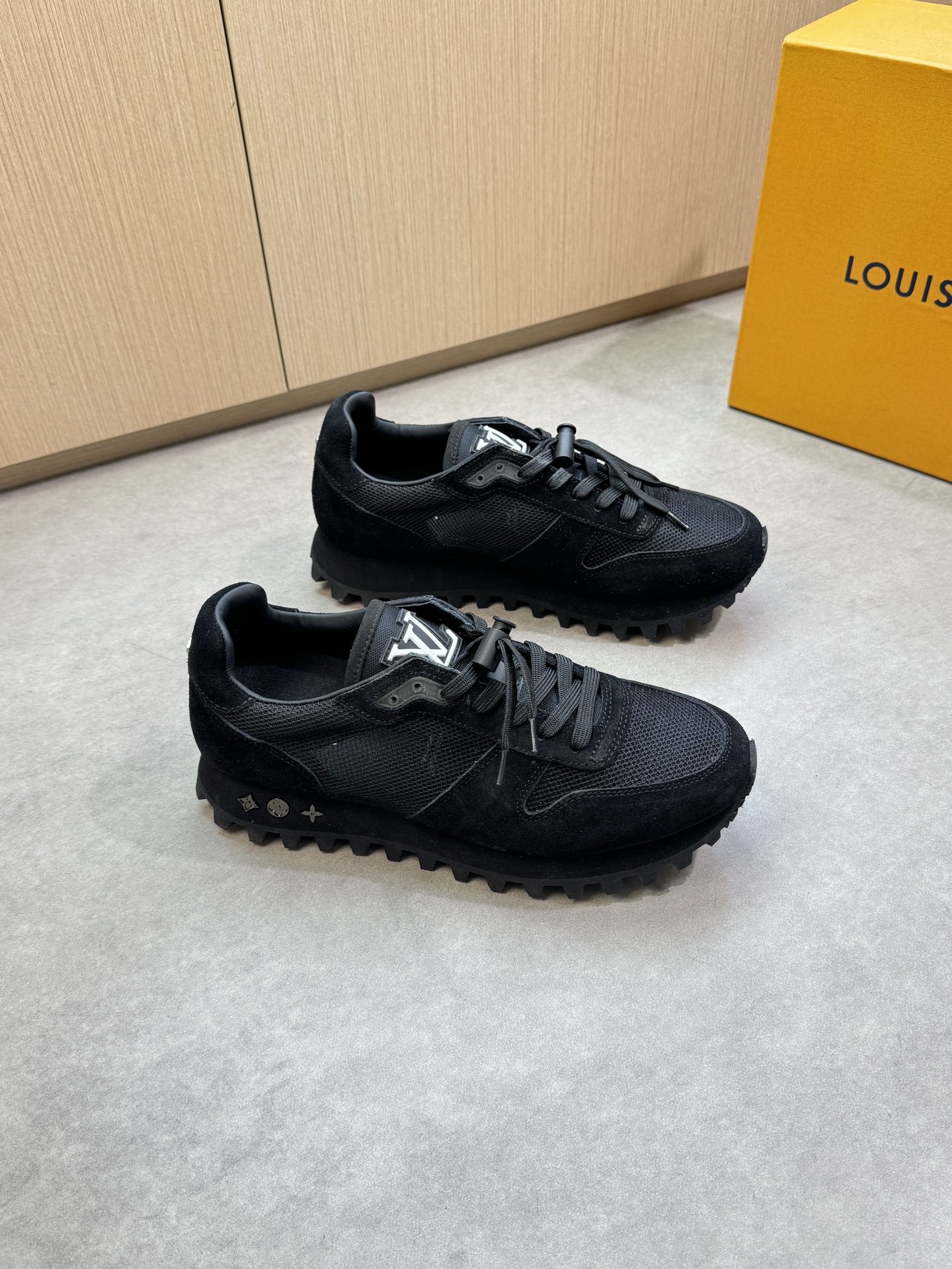 Louis Vuitton Louis Vuitton 4001 休闲运动鞋